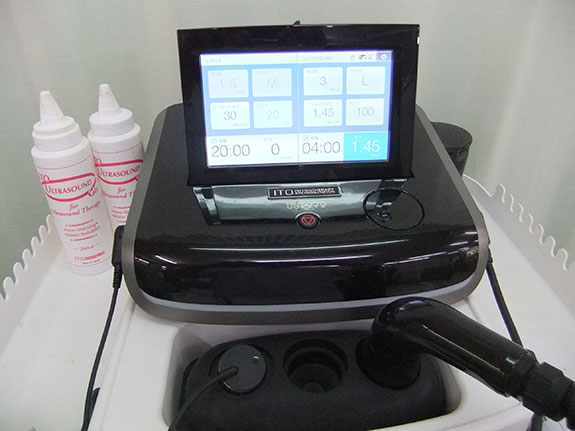 UST770　超音波治療器